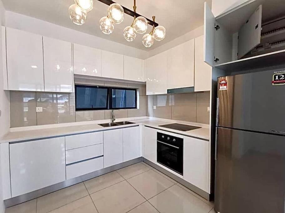 Apartment Sunflower/4r3b/klcc/1550sf/bacony/newcondo/bathtub