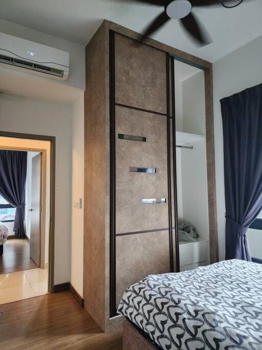 Sunflower/4r3b/klcc/1550sf/bacony/newcondo/bathtub Apartment *
