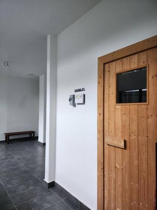 Sunflower/4r3b/klcc/1550sf/bacony/newcondo/bathtub Apartment