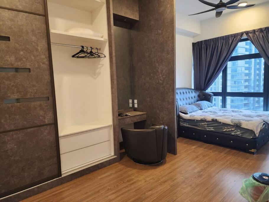 Apartment Sunflower/4r3b/klcc/1550sf/bacony/newcondo/bathtub Kuala Lumpur