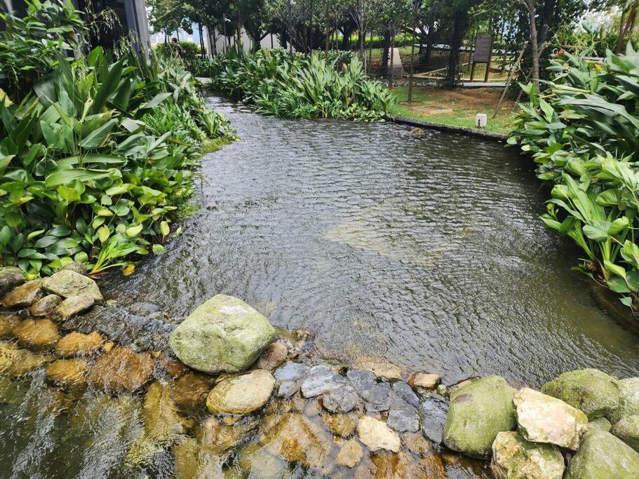 Sunflower/4r3b/klcc/1550sf/bacony/newcondo/bathtub Apartment