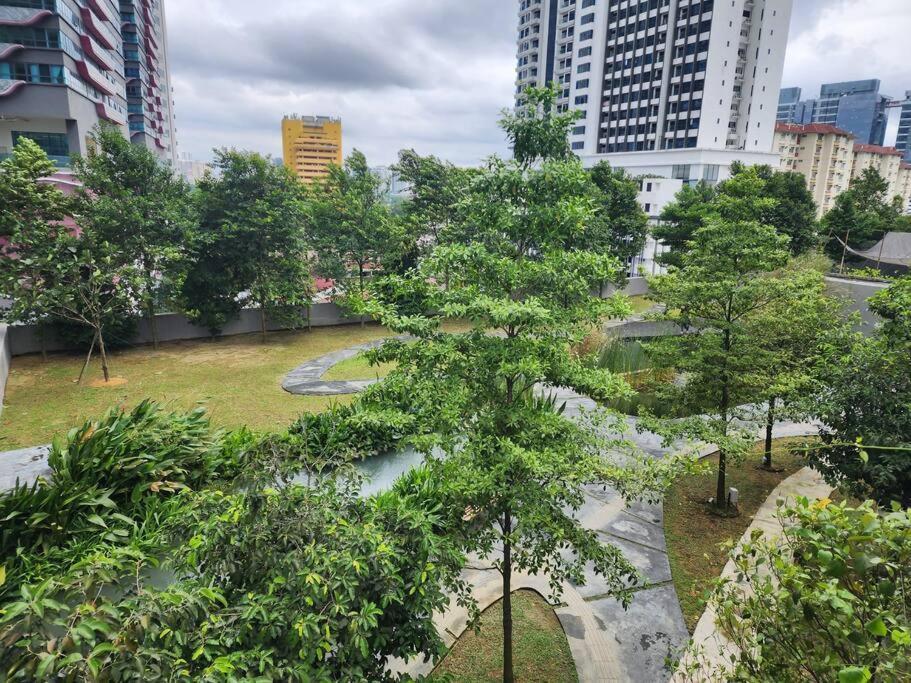 Sunflower/4r3b/klcc/1550sf/bacony/newcondo/bathtub Apartment