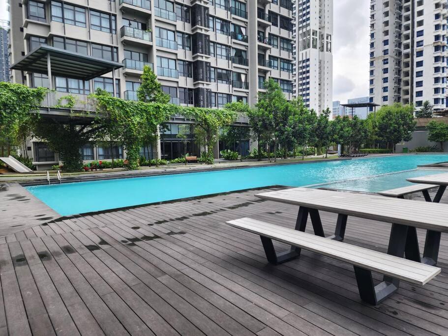 Apartment Sunflower/4r3b/klcc/1550sf/bacony/newcondo/bathtub Kuala Lumpur